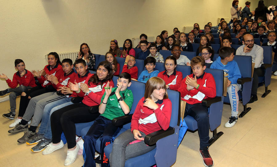 Fotos: Entrega de carnés de ciberexpertos a alumnos de colegios de Segovia