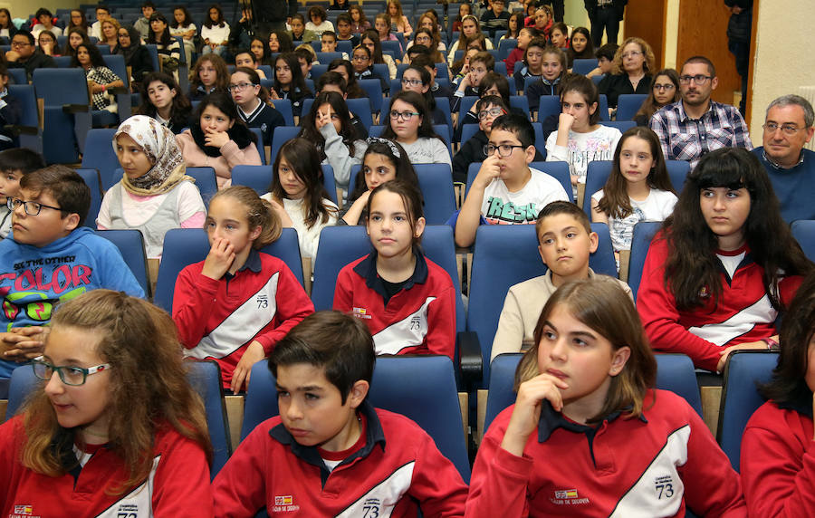 Fotos: Entrega de carnés de ciberexpertos a alumnos de colegios de Segovia