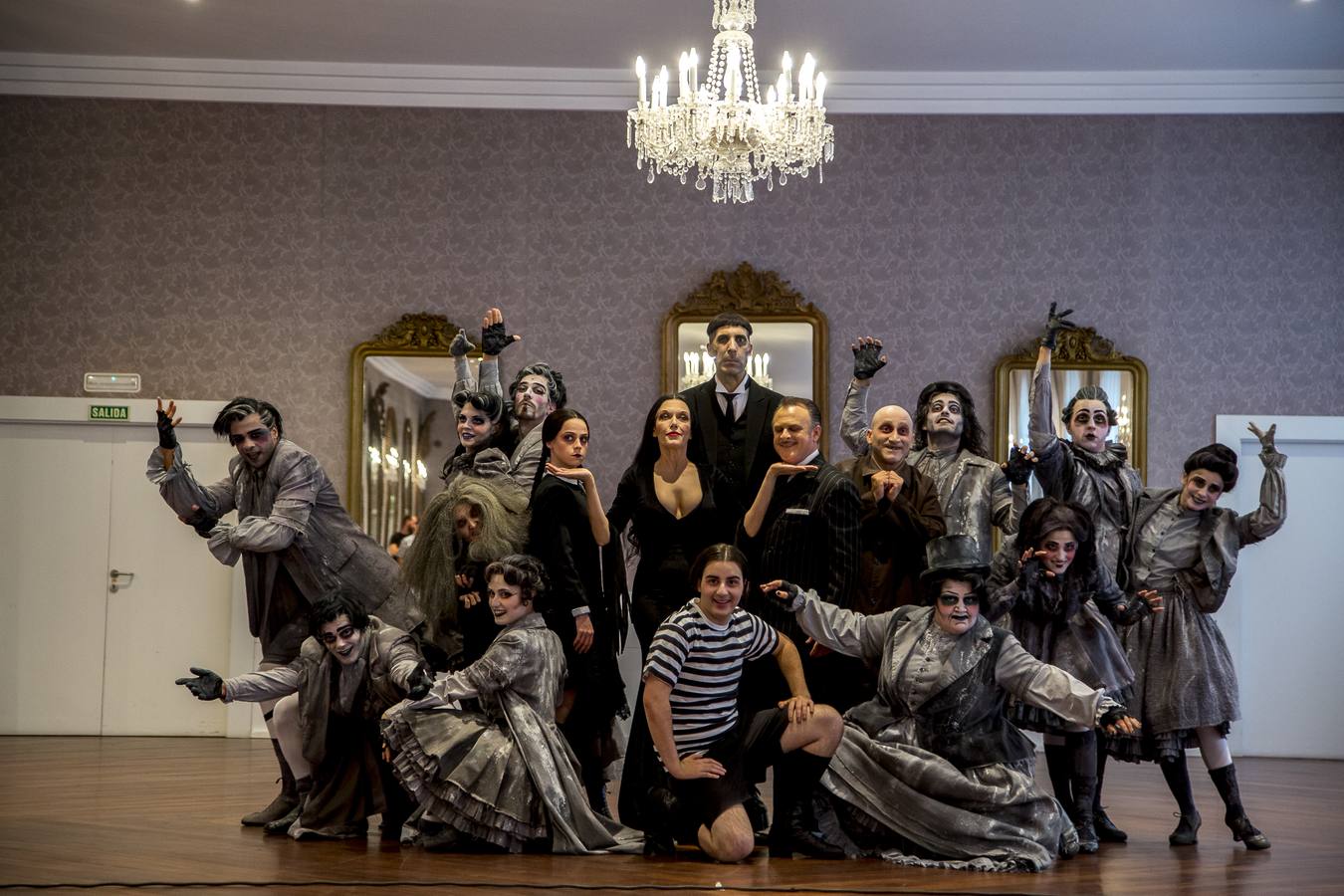 La comedia musical 'La familia Addams' llega al Teatro Calderón con siete funciones hasta el 3 de junio