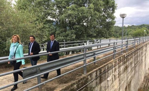 El presidente de la CHT ha visitado hoy el embalse de Los Morales (Madrid) para verificar su buen estado.