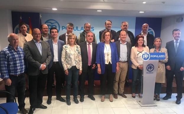 Cargos del PP de Palencia, en una comparecencia esta tarde en el partido. 