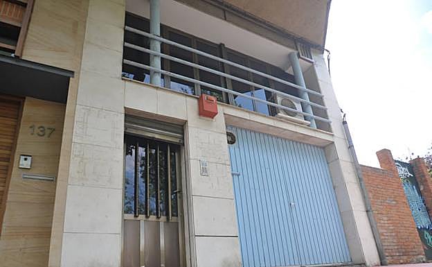 Sede, hasta ahora, de la asociación vecinal Nuestra Señora del Rosario, en el Paseo de Zorrilla. 