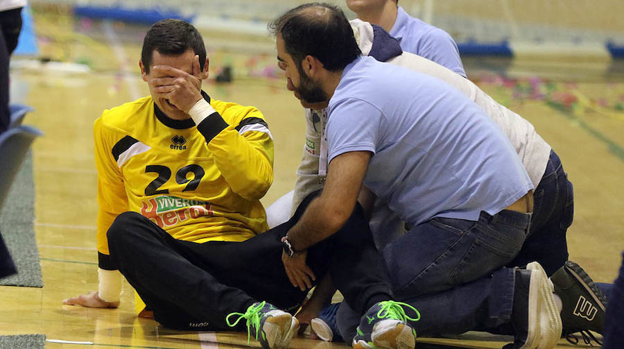 Fotos: Balonmano Nava a un paso del ascenso tras la victoria ante Alarcos (27-24)