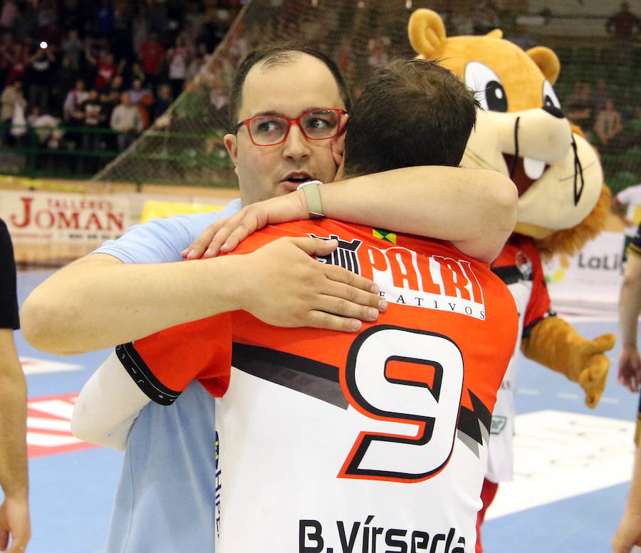 Fotos: Balonmano Nava a un paso del ascenso tras la victoria ante Alarcos (27-24)