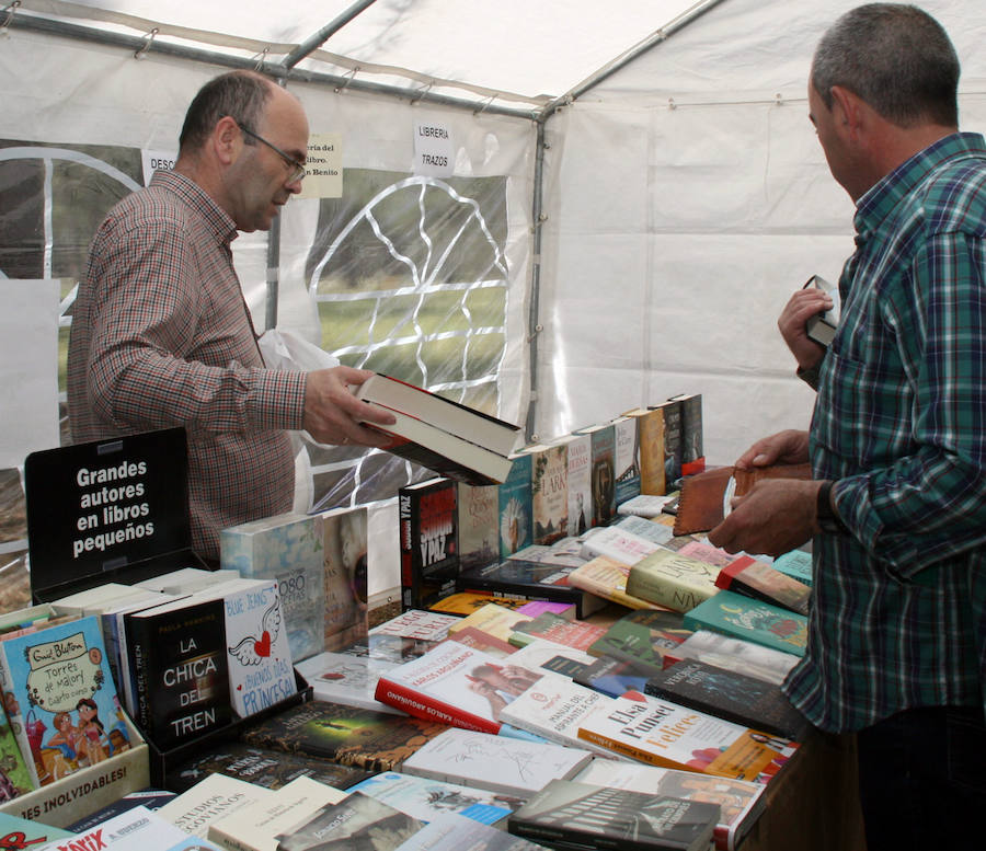 Fotos: Feria del libro en San Benito de Gallegos