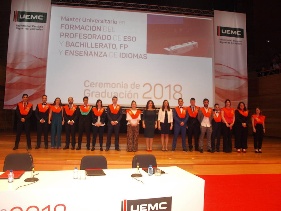 318 estudiantes de 17 titulaciones entre Grados y Másteres de la Universidad Europea Miguel de Cervantes (UEMC) de Valladolid, vivieron ayer con emoción la ceremonia de graduación. 