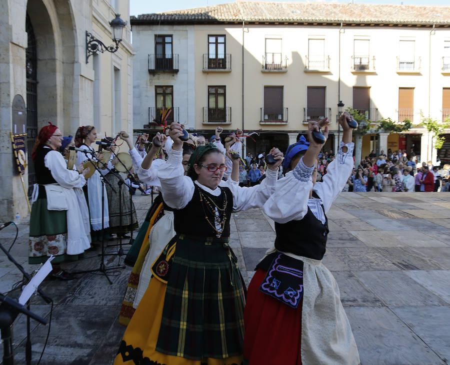 Fotos: Festival de Danzas de la feria Chica