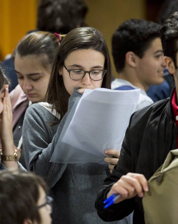 La prueba de acceso a la Universidad que desde esta semana realizarán cerca de 300.000 estudiantes en toda España, 3.929 del distrito de la Universidad de Valladolid (Valladolid, Segovia. Soria y Palencia), se examinarán desde hoy y hasta el día 7