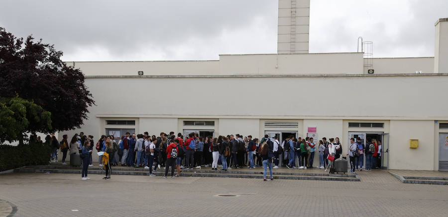 Fotos: Estudiantes de Palencia se examinan de la selectividad