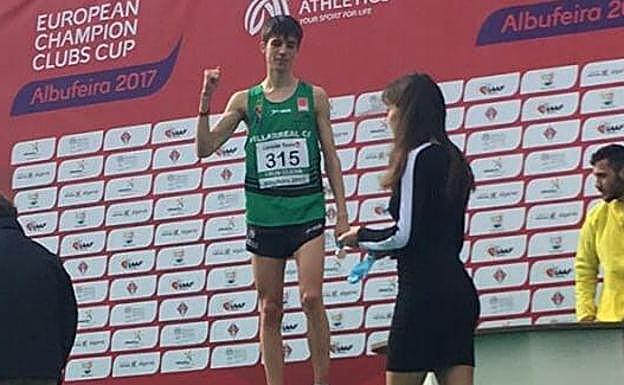 Mario García Romo, en un podio. 