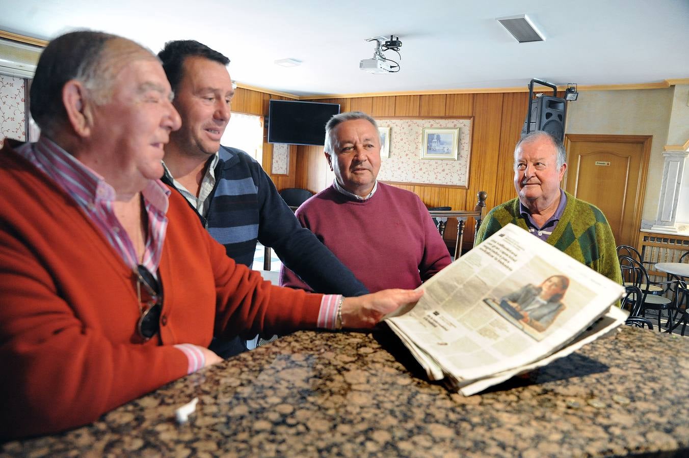 Los padres de la nueva titular de la cartera de Industria, Reyes Maroto, residentes en el municipio de Ataquines, mantuvieron en secreto durante varios días su nombramiento 