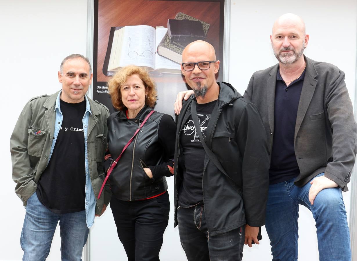 Fotos: María Dueñas, César Pérez Gellida y Salvador Robles en la Feria del Libro de Valladolid