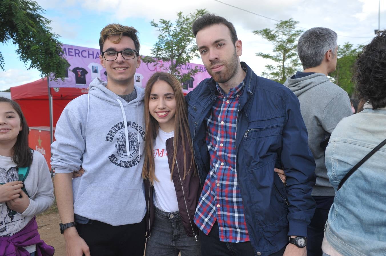 Fotos: Asistentes al concierto de Operación Triunfo en Valladolid (1/2)