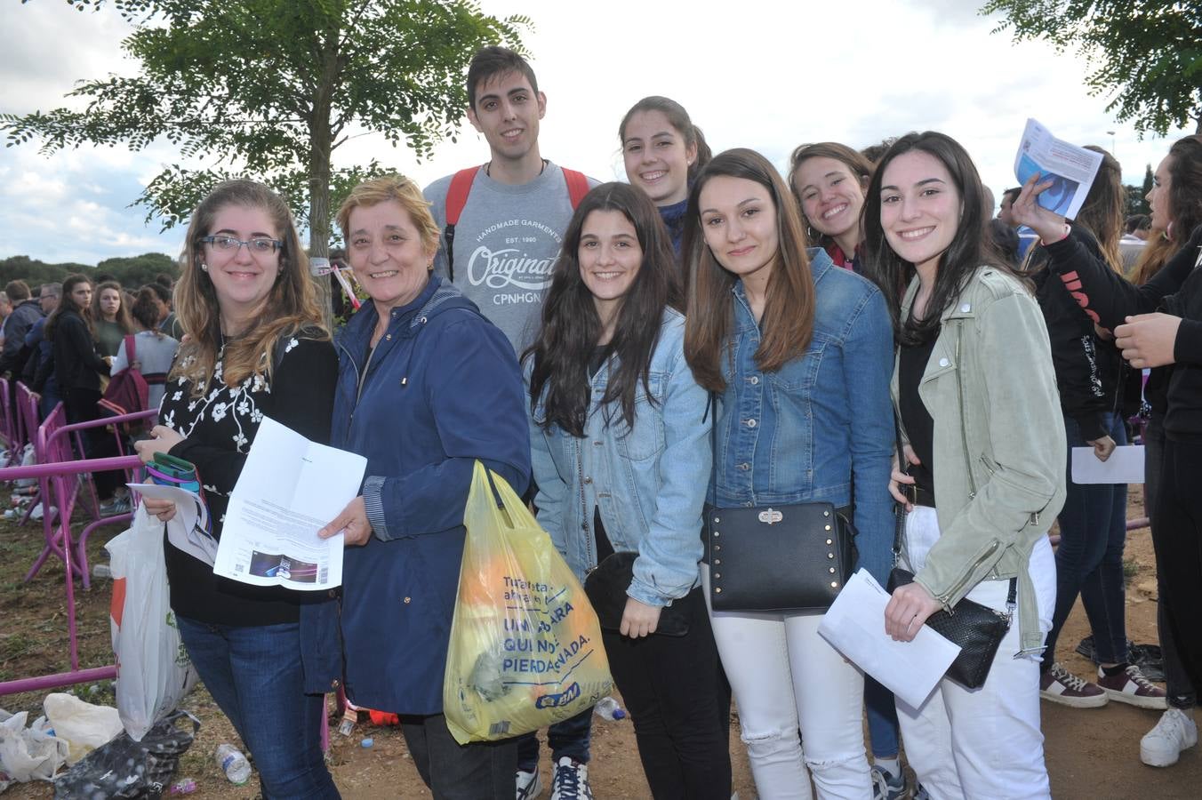 Fotos: Asistentes al concierto de Operación Triunfo en Valladolid (1/2)