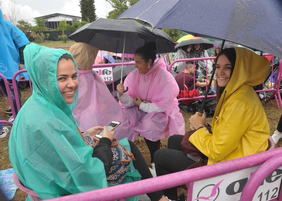 Fotos: Fans de Operación Triunfo a la espera de entrar al concierto