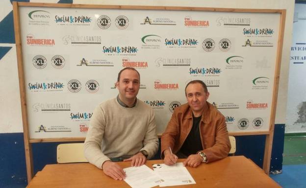 Eloy Alonso firma su renovación. 