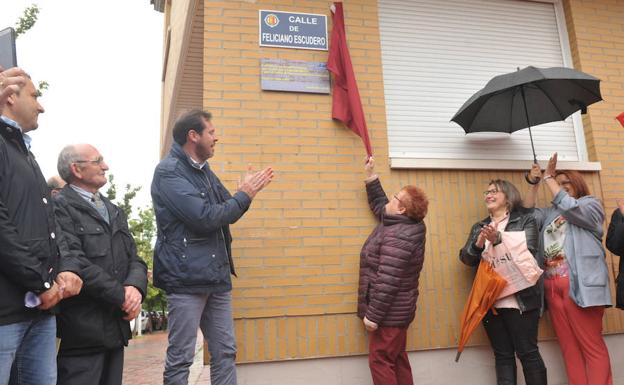 Inauguración de la calle de Feliciano Escudero.