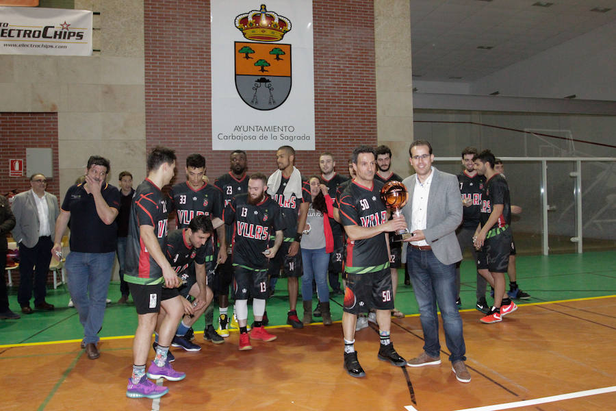 Los equipos del equipo organizador del torneo se imponen a Villares (chicos) y Aldeatejada (chicas) en las finales