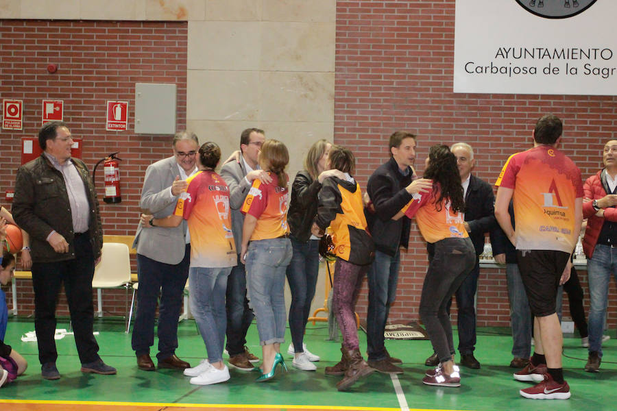 Los equipos del equipo organizador del torneo se imponen a Villares (chicos) y Aldeatejada (chicas) en las finales
