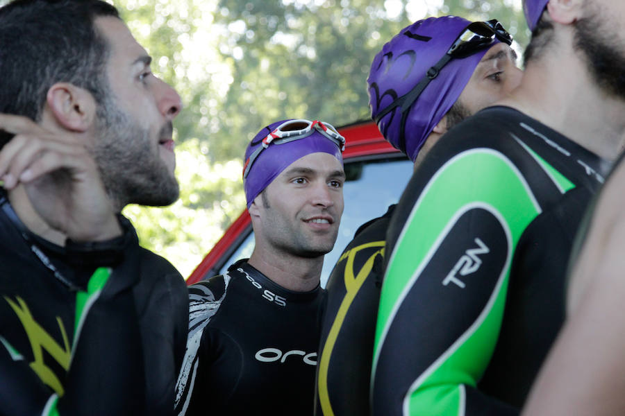Salamanca se ha enganchado al triatlón. La capital charra acogió esta mañana la cuarta edición del Triatlón de Media Distancia, considerado además 'Campeonato Ibérico' por la importante presencia de triatletas lusos