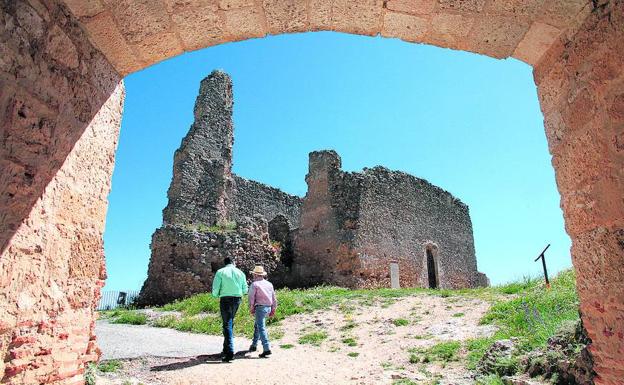 Ruinas de la iglesia de San Martín de Fuentidueña. 