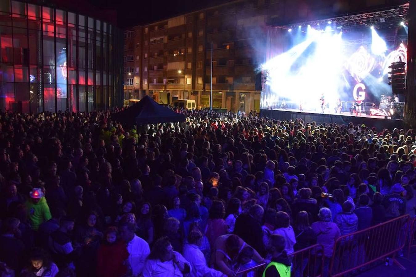 Fotos: Concierto de King África en Guardo