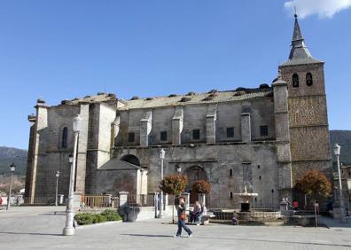 Imagen secundaria 1 - Arriba, la iglesia de San Millán, en la capital segoviana. Abajo a la izquierda, el templo de San Eutropio, en El Espinar; a la derecha, San Juan bautista al fondo de la calle mayor de Pedraza. 