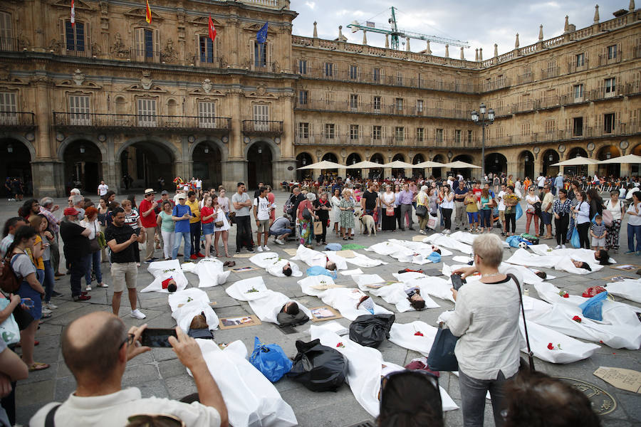 Fotos: Acto en apoyo a los refugiados en Salamanca