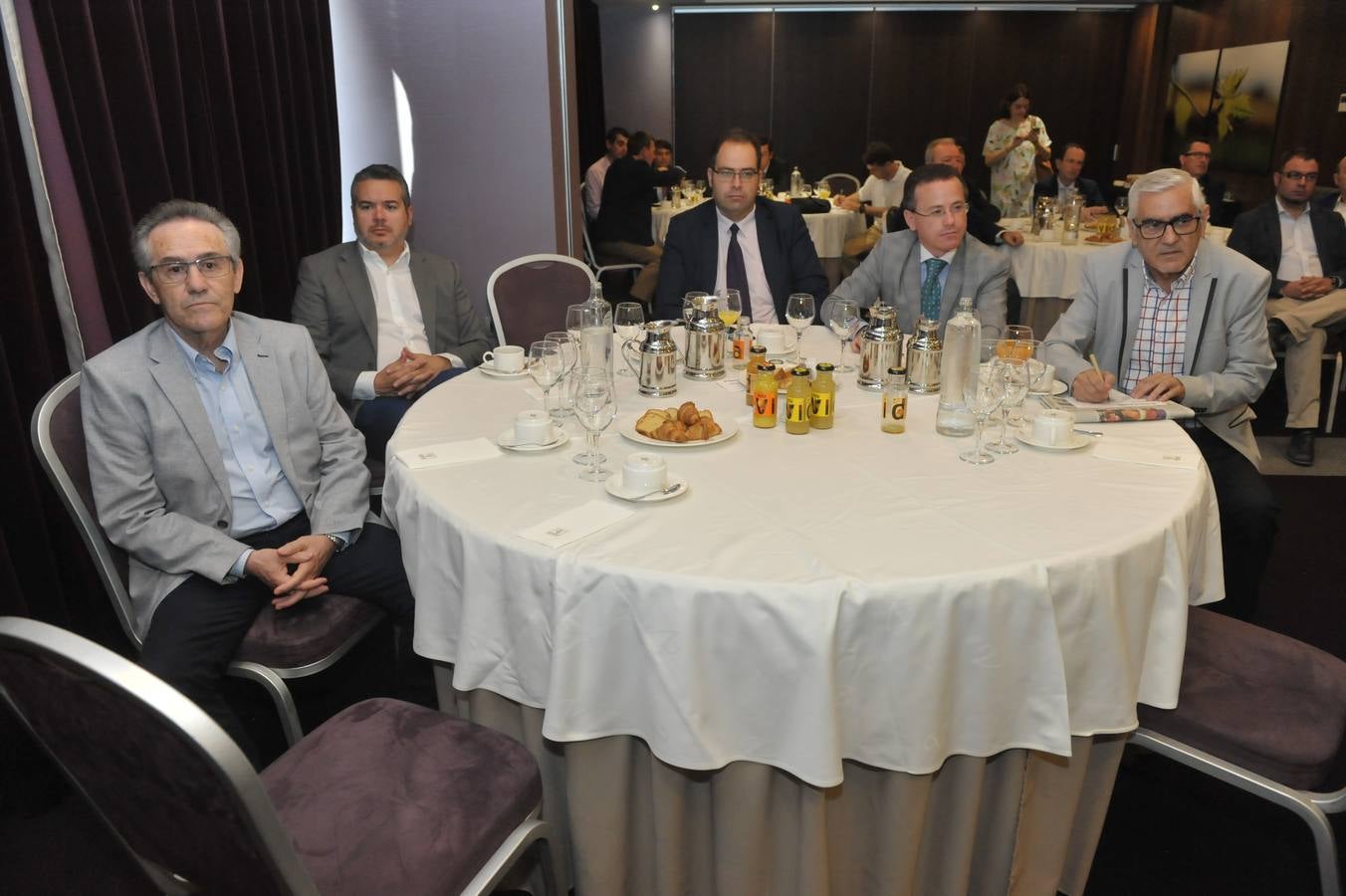 El experto aportó una visión global de las perspectivas de futuro a las que se enfrentarán los distintos agentes económicos y empresariales de cara a los próximos años