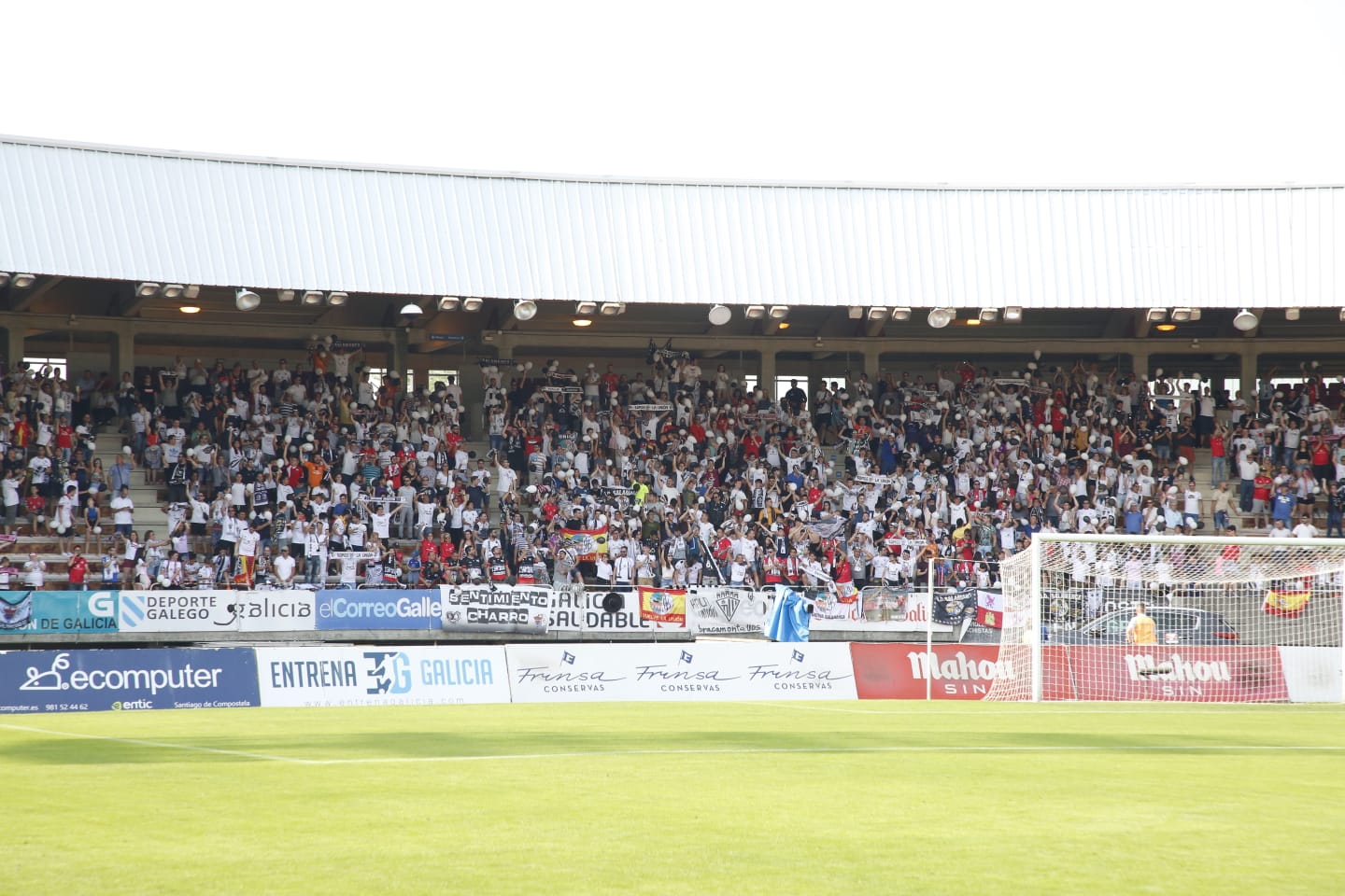 Fotos: El Salmantino asciende a Segunda B