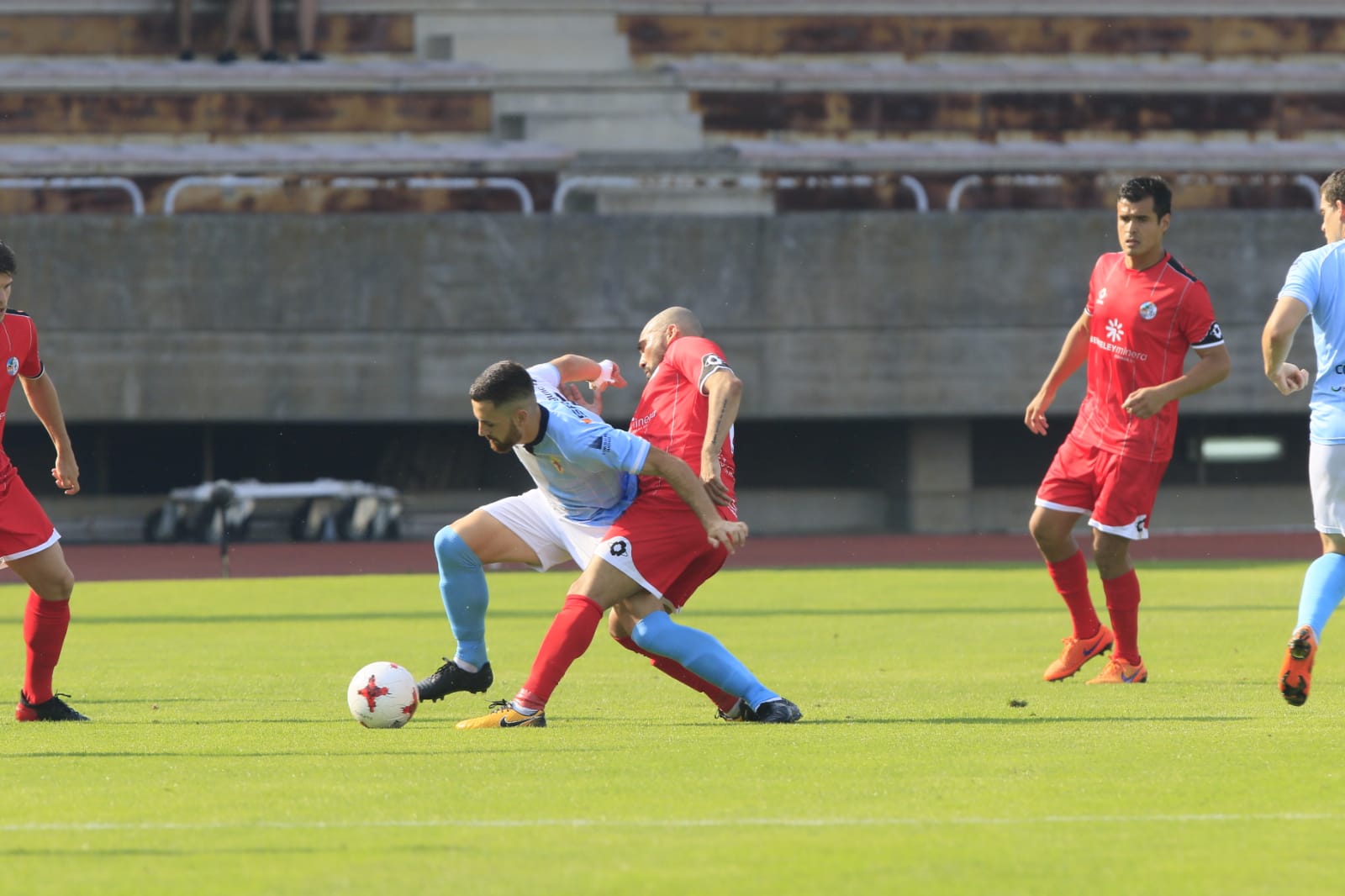 Fotos: El Salmantino asciende a Segunda B