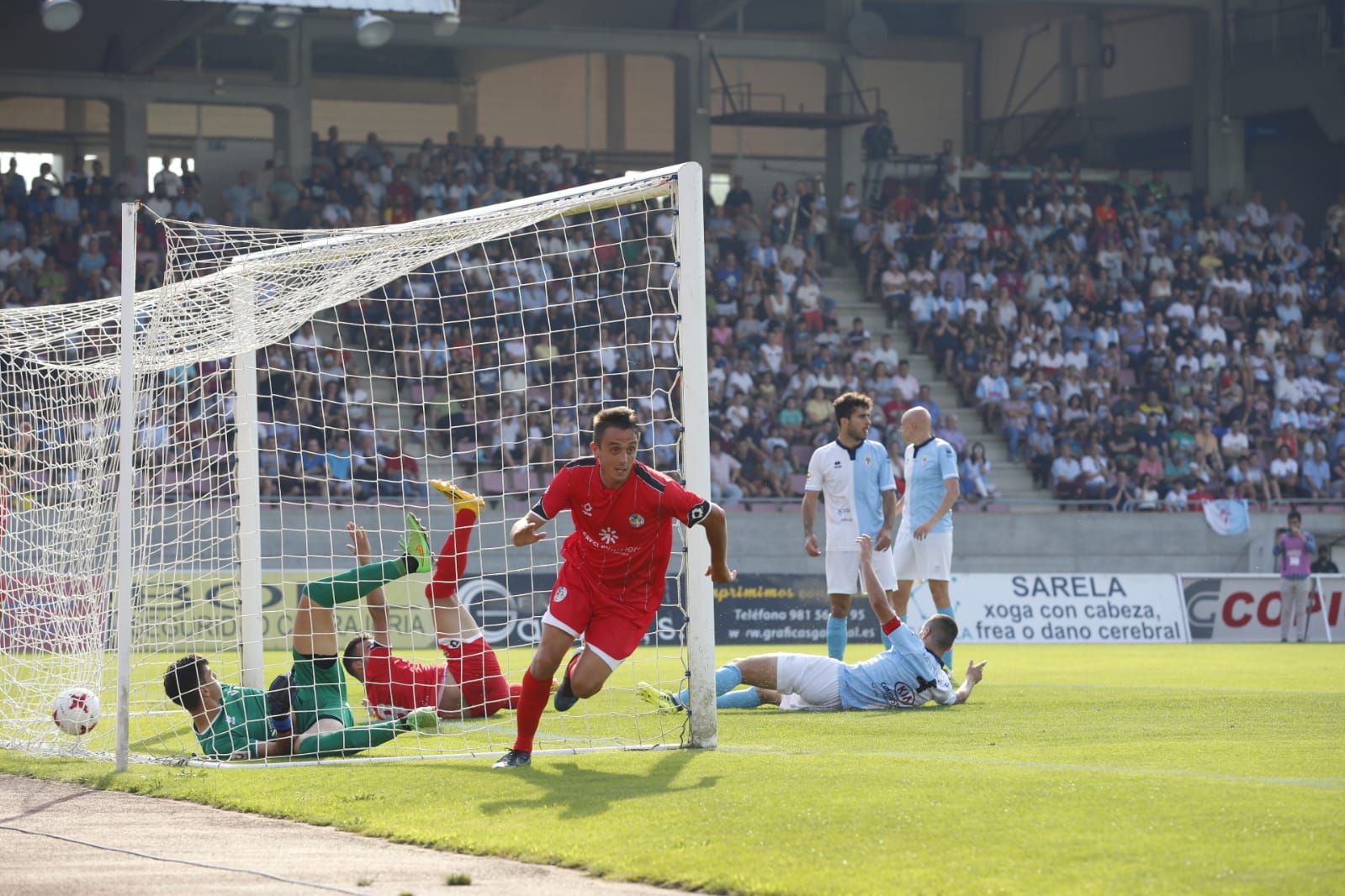 Fotos: El Salmantino asciende a Segunda B