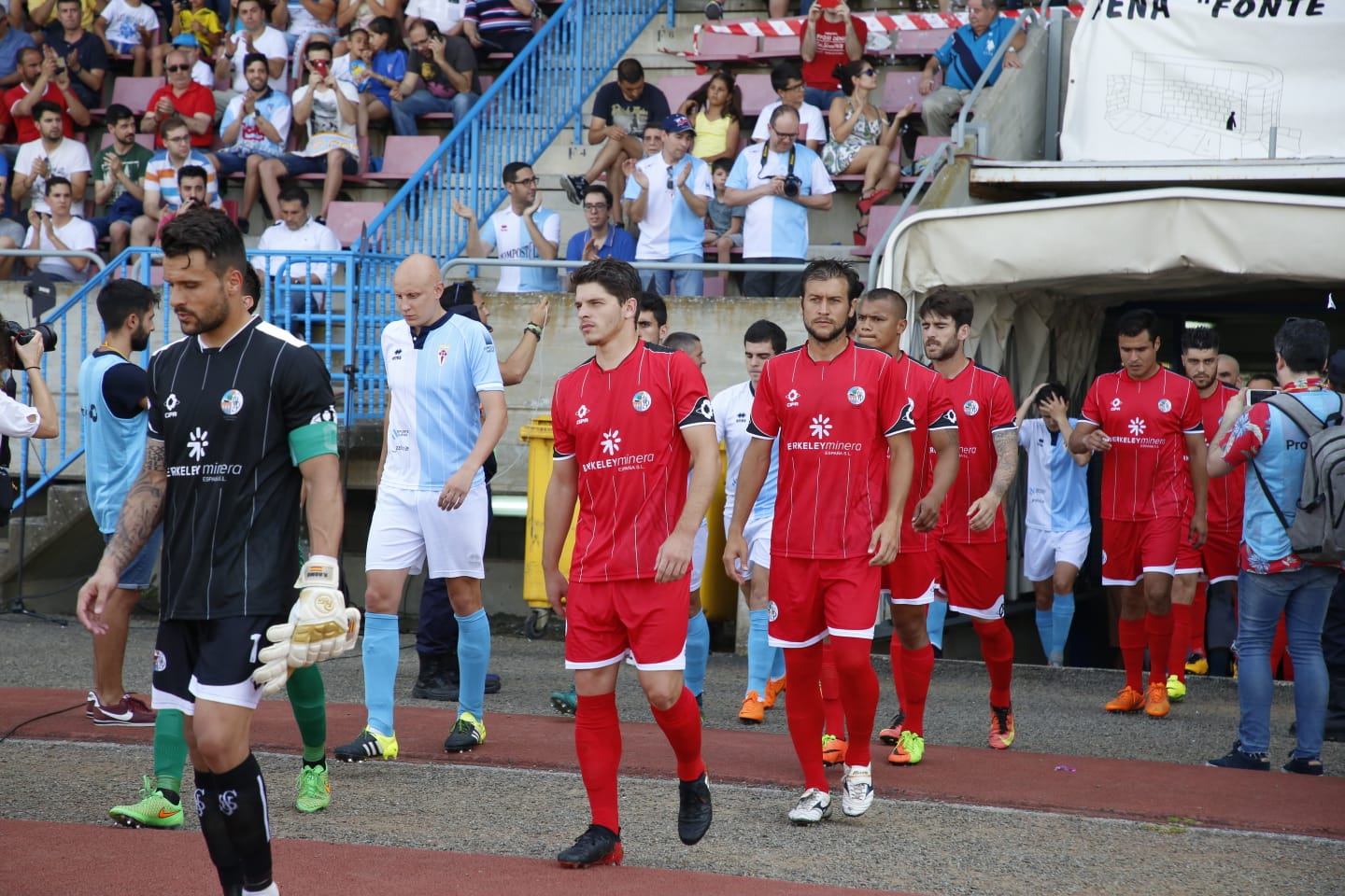 Fotos: El Salmantino asciende a Segunda B