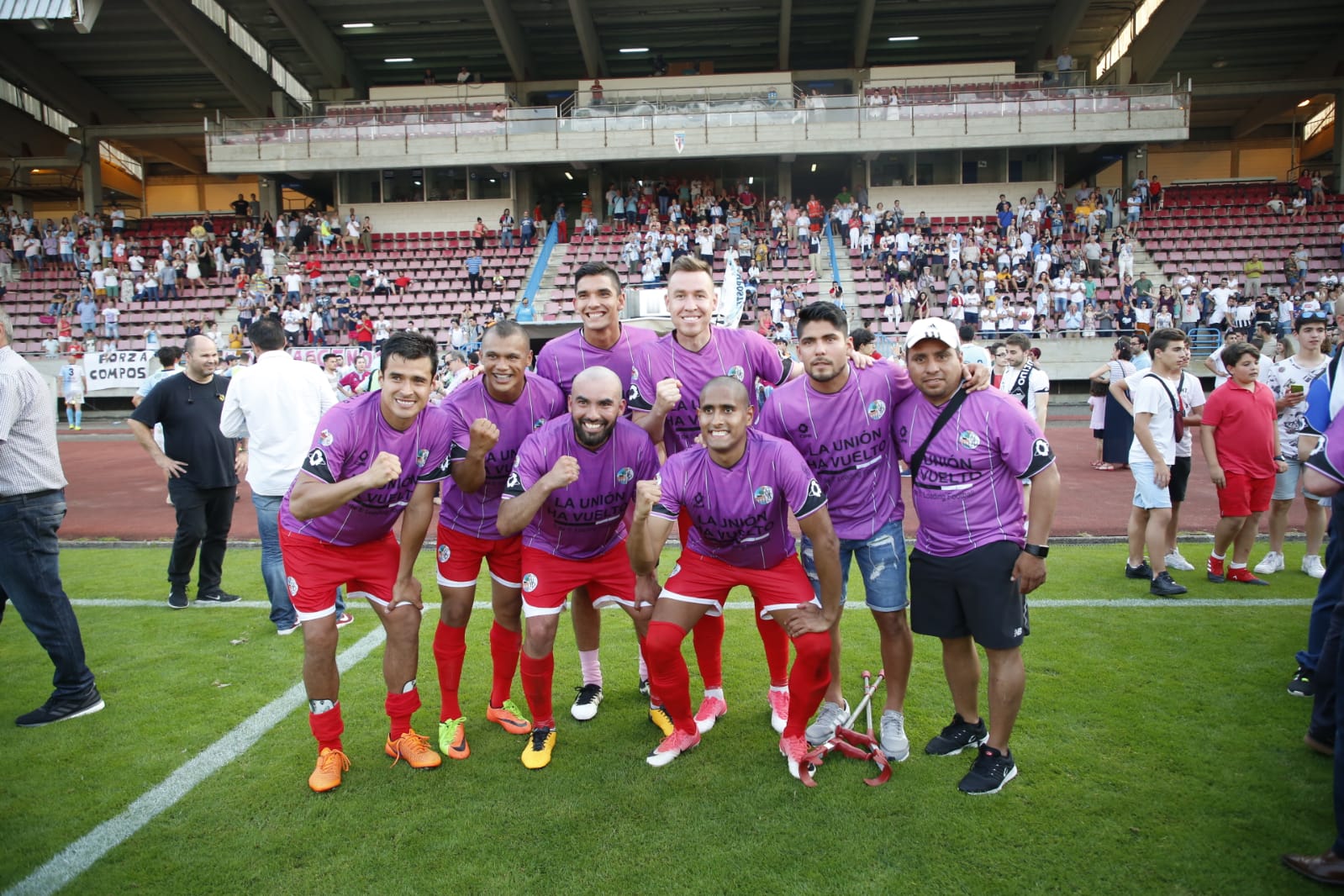 Fotos: El Salmantino asciende a Segunda B