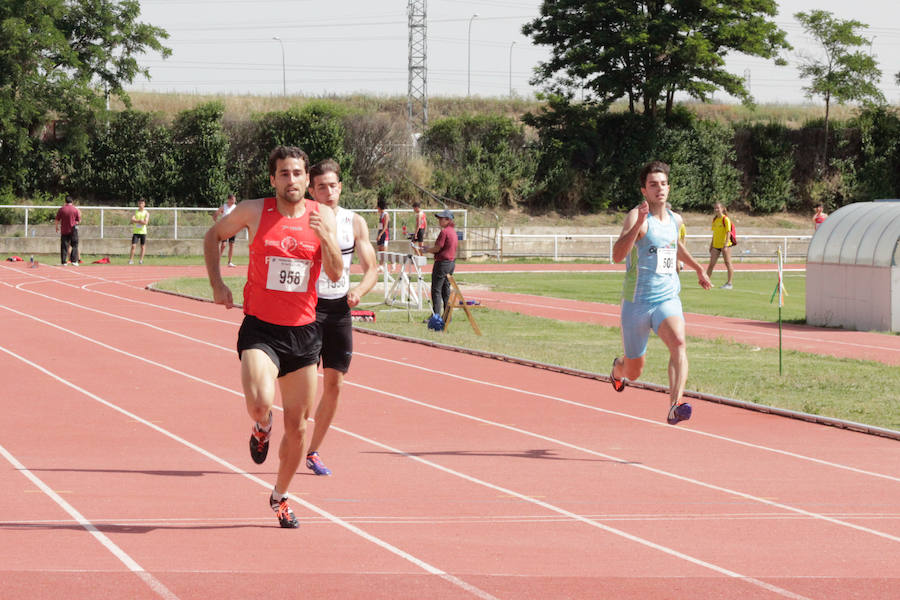 Las Pistas celebraron en la mañana deeste domingo el Campeonato Provincial en Pista al Aire Libre con la presencia de un importante número de atletas