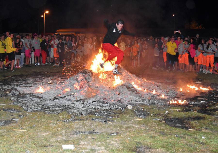 Fotos: Noche de San Juan en Aguilar