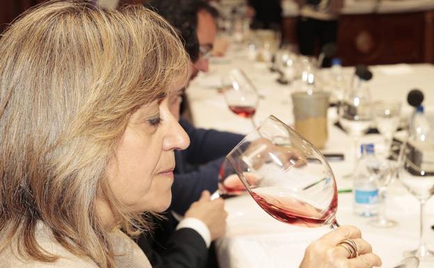 Cata a ciegas para calificar la añada celebrada en 2016 en Palencia. 