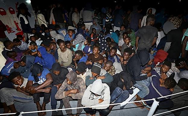 Libia recupera diez cadáveres y rescata con vida a 948 migrantes y refugiados