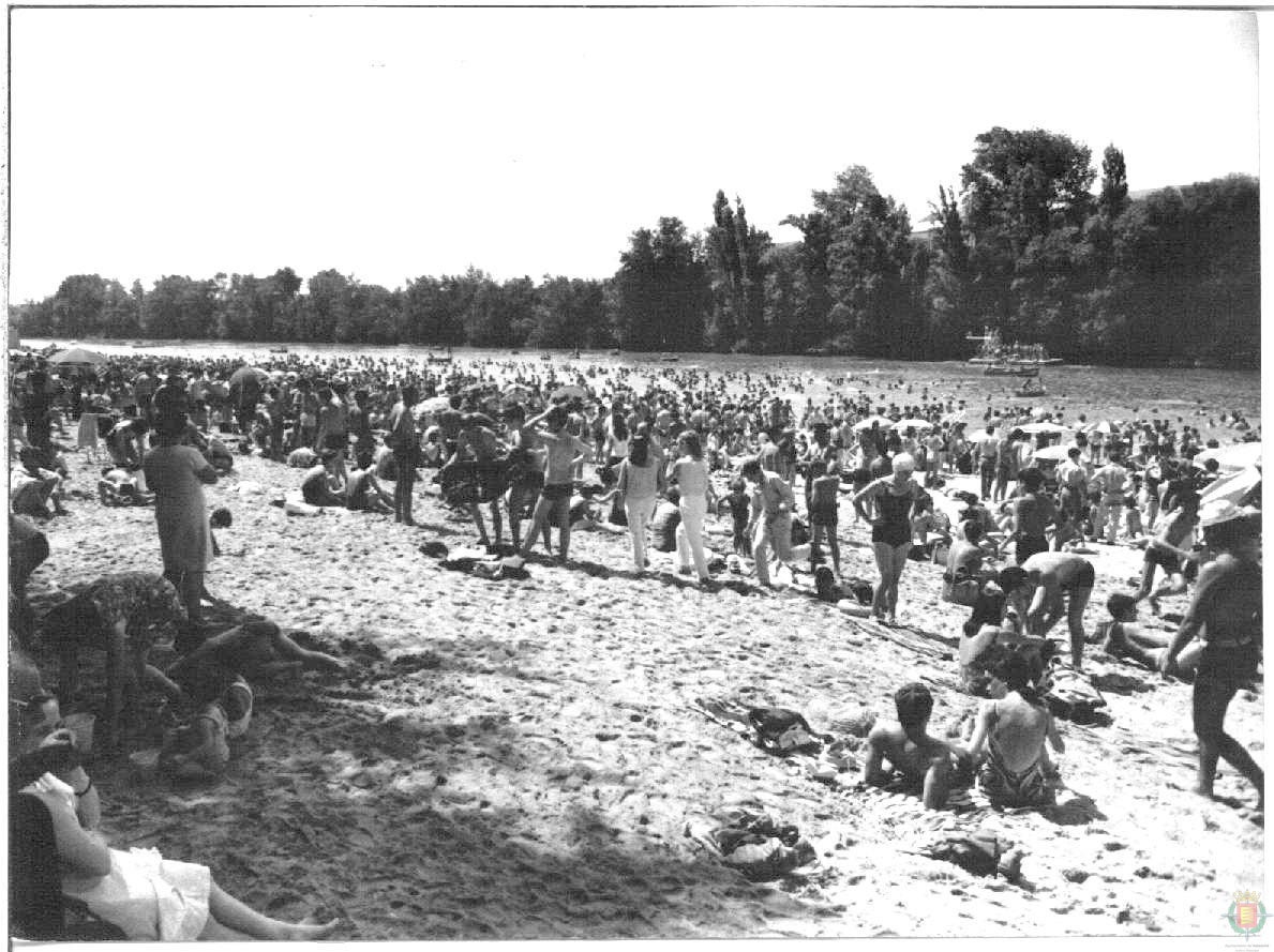 Fotos: Los veranos en la playa de Las Moreras en los años 70