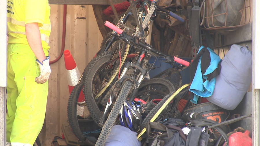 Un matrimonio, natural de Guipuzcóa, ha fallecido y su hijo menor de 12 años de edad ha resultado herido leve tras ser atropellado por un conductor ebrio en la N-601cuando realizaban el Camino de Santiago en bicicleta