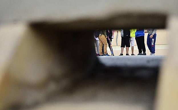 Más de una docena de menores agreden brutalmente a una joven de 15 años en La Bañeza y lo graban en vídeo