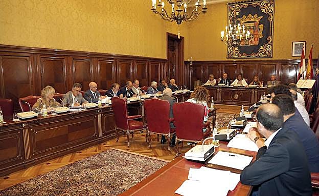 El pleno de la Diputación de Palencia, durante la propuesta de adhesión.