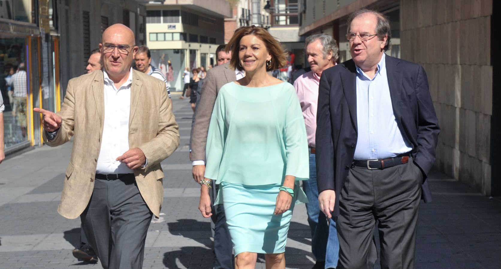 La secretaria general del PP y candidata a la presidencia de este partido se ha referido a las «noticias inquietantes» del acercamiento de presos etarras «en pago al apoyo de Bildu y el PNV»