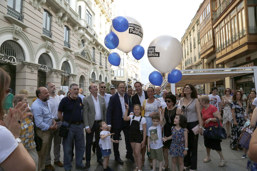 Fotos: Noche de compras en Palencia