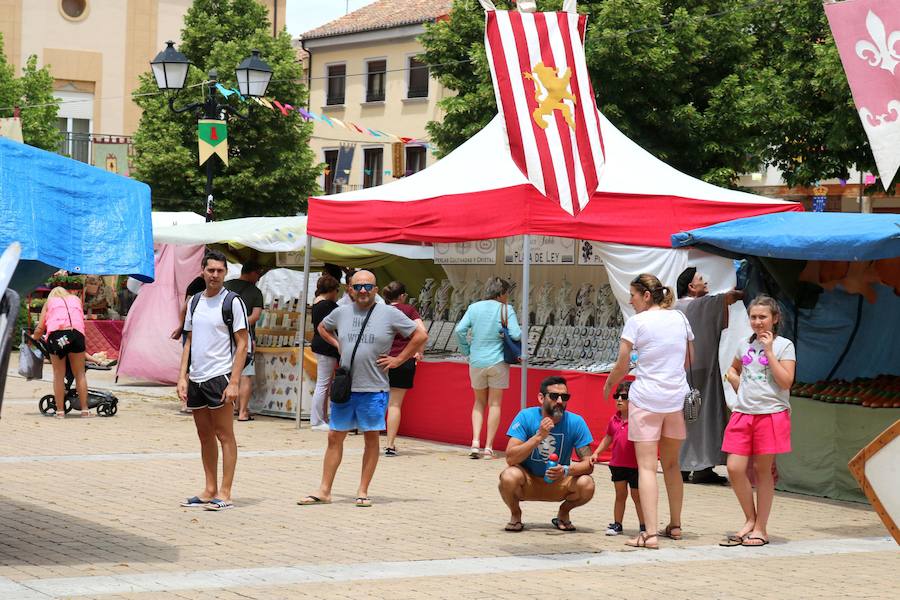 Fotos: Mercado Castellano en Dueñas