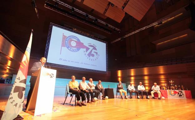 El CD Arces rinde tributo a los protagonistas de su larga historia