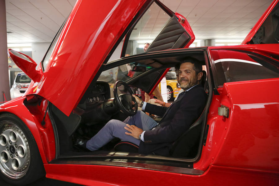 Fotos: Exposición &#039;Rojo&#039; de coches deportivos en el Museo de Automoción deSalamanca