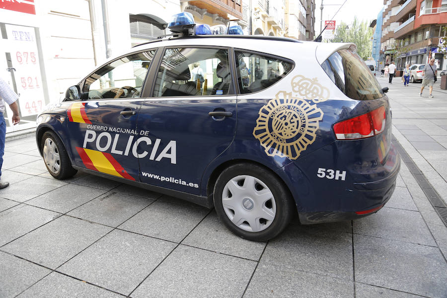 Fotos: Registro a las oficinas del ayuntamiento por la operación Enrredada