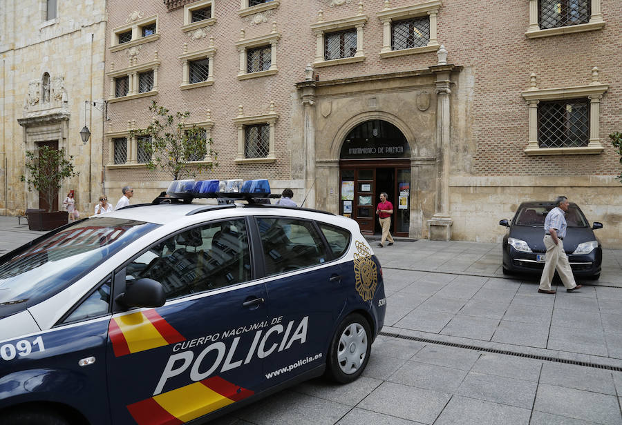 Fotos: Registro a las oficinas del ayuntamiento por la operación Enrredada