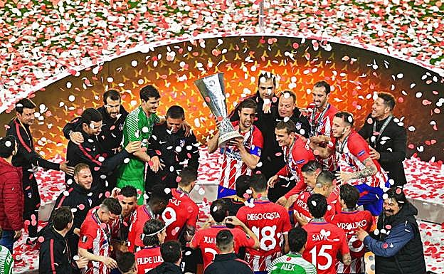 Gabi levanta la Europa League. 